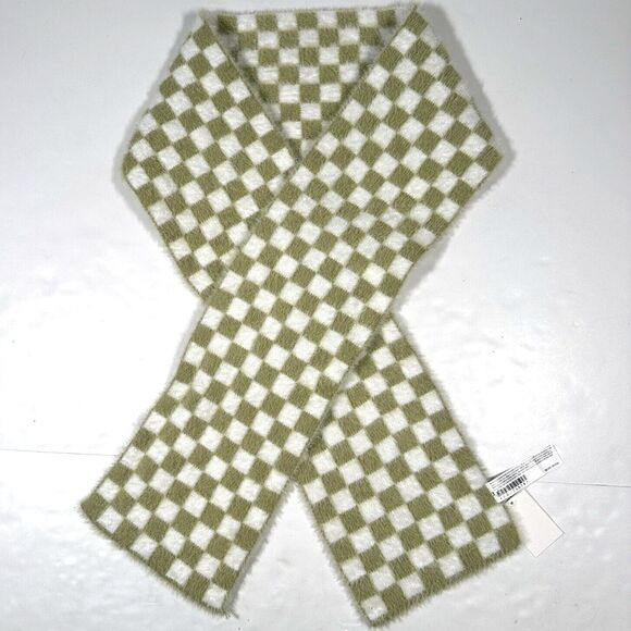 Forever 21‎ NWT Scarf Green & White Checkered Fuzzy Winter Wrap - Picture 2 of 5